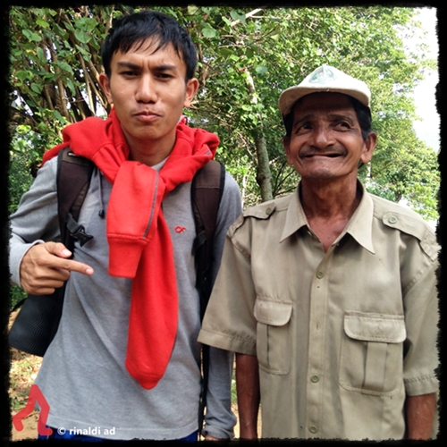 Abu Kasem Pantai Deumit Baju TVRI