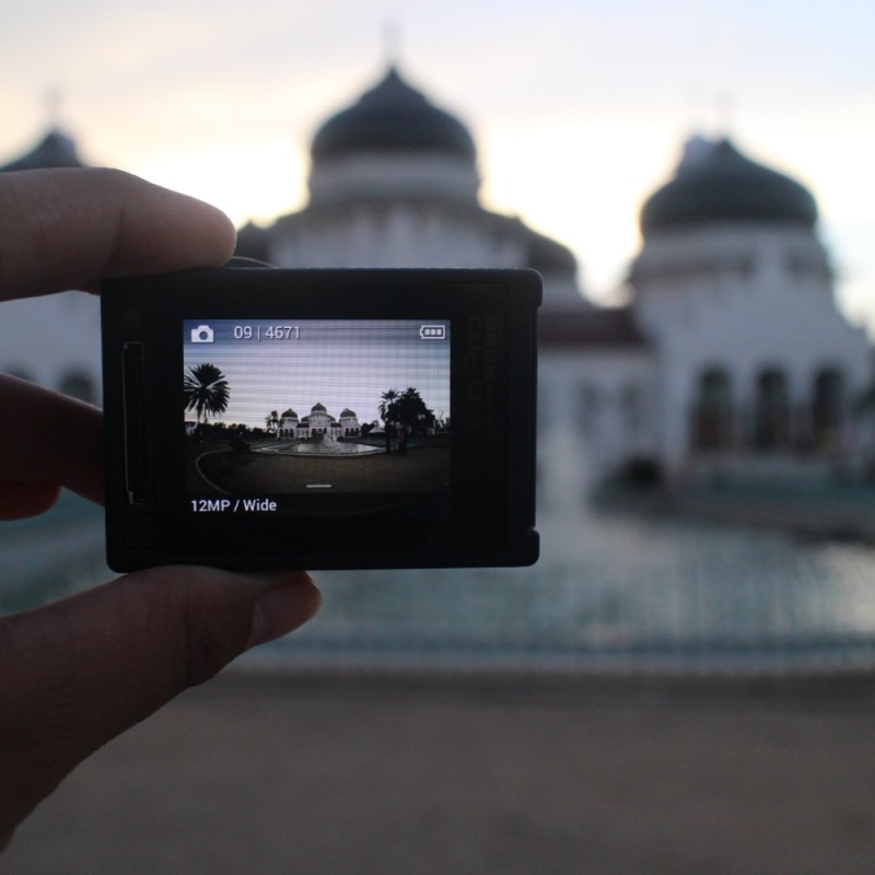 Kamera Miroles EOS M1 Buat Kamu yang Tak Mau Ribet
