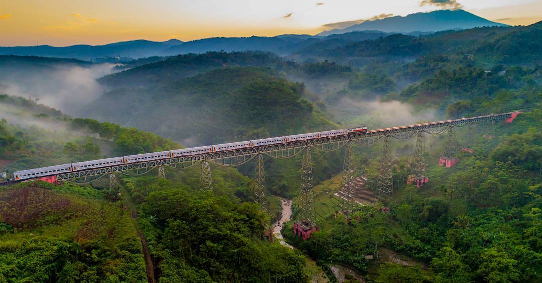 Seru deh, Naik Kereta Api dari Bandung ke Jakarta